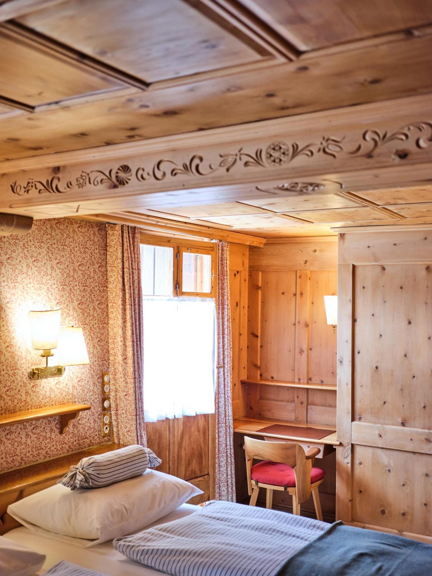 Hotel Chesa Grischuna Клостерс Екстер'єр фото