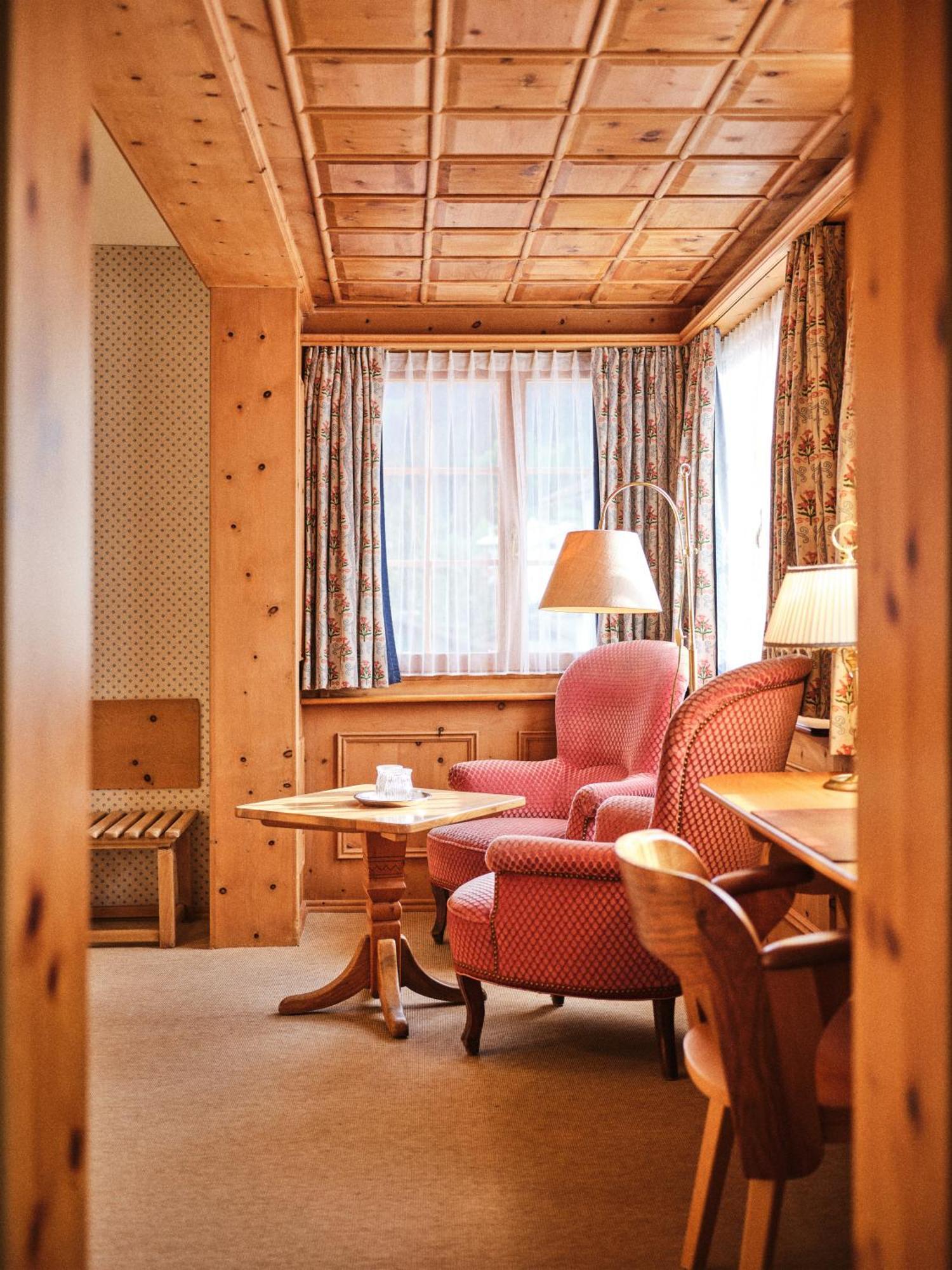 Hotel Chesa Grischuna Клостерс Номер фото